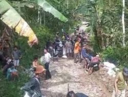 Gotong Royong Warga Kampung Karang Combong Bangun Jalan Poros Desa Secara Swadaya
