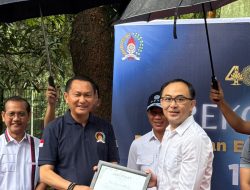 Rayakan 40 Tahun, GEMABUDHI Gelar Aksi Nyata Peduli Lingkungan dan Pecahkan Rekor MURI Tuang Ecoenzyme di Sungai