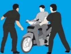 ‎Diduga Tabrak Aturan OJK, Oknum Kolektor di Makassar Tarik Paksa Motor di Jalan Meski Sudah Ada Kesepakatan Bayar