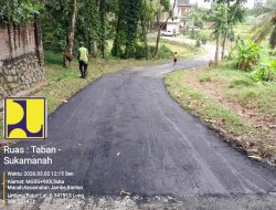 Pemeliharaan Jalan Kabupaten di Desa Sukamanah dari Dinas DBMSDA Curug Kab. Tangerang