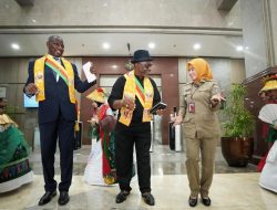 Promotor Niko Kilikily Kunjungi HS Boxing Camp, Pastikan Kesiapan Petinju Jelang Pertandingan