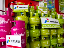 Krisis Elpiji 3 Kg Makin Parah: Warga Terpaksa Kembali ke Kayu Bakar