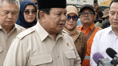 Prabowo Datangi RSUD Bekasi, Pantau Korban Kecelakaan Kereta