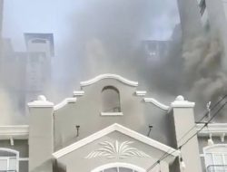 Apartemen Mediterania Tanjung Duren Dilalap Api, Penghuni Berhamburan