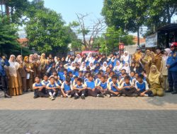 Kelulusan SDN Poris Gaga 6 Berlangsung Meriah, Siswa Ikuti Edukasi Damkar