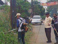 UPT 2 Curug Giat Swadaya Babat Rumput di Jalan Raya Kutruk Perbatasan Bogor, Wujud Nyata Pelayanan untuk Masyarakat