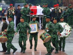 Pemakaman Ryamizard Ryacudu berlangsung khidmat di Kalibata, Sjafrie Sjamsoeddin beri penghormatan terakhir