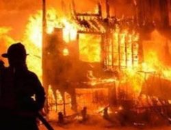 Rumah di Kapuk Cengkareng Terbakar, 15 Mobil Damkar dan 75 Personel Dikerahkan