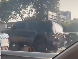 Mobil Dinas TNI Tabrak Tiang Rambu Exit Tol Slipi, Dugaan Microsleep Diselidiki