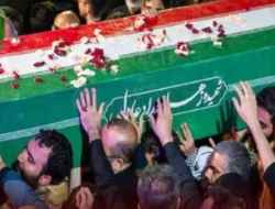 Mojtaba Khamenei Tak Hadir di Pemakaman Ali Khamenei