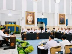 Kursi Prabowo dan Gibran Tak Sejajar Lagi, Ini Kata Mensesneg