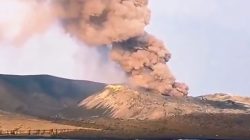 Anak Krakatau Berstatus Siaga, Video Letusan Viral Dipastikan Hoaks