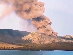 Anak Krakatau Berstatus Siaga, Video Letusan Viral Dipastikan Hoaks