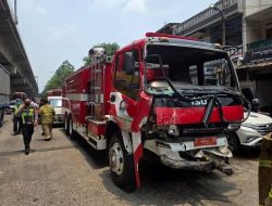 Kecelakaan Beruntun di Cakung, Damkar Tabrak Transjakarta hingga Ambulans, 3 Orang Luka