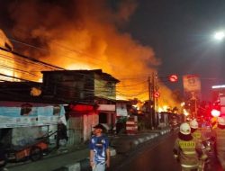 Kebakaran di Kebayoran Lama, Diduga Dipicu Korsleting Listrik Warteg